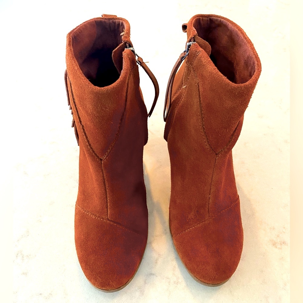 Tom’s Fringe Luna Booties, size 8.5